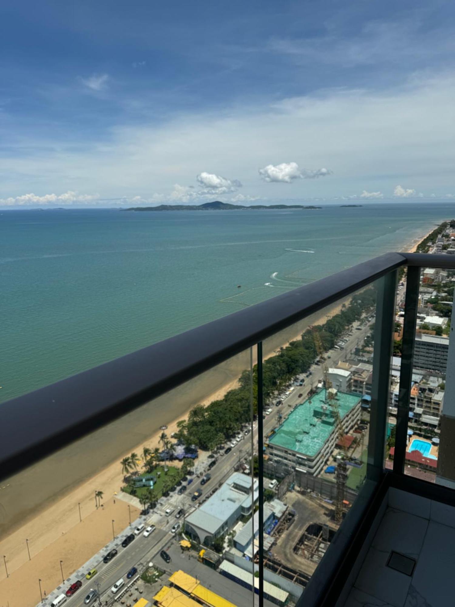 Copacabana Beach Jomtien 科帕卡巴纳海乔木提安海滩毗邻乔木提安夜市 외부 사진