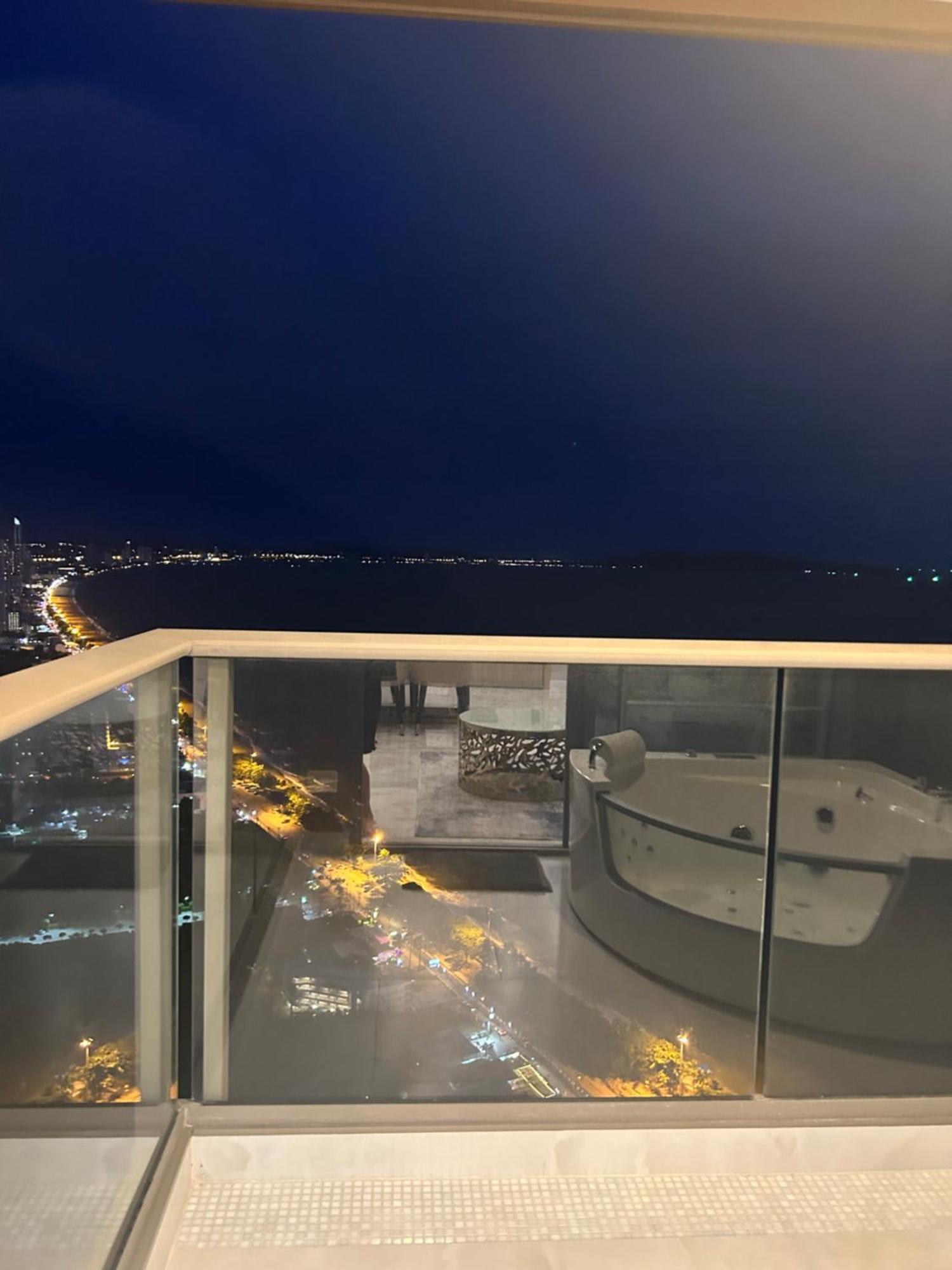 Copacabana Beach Jomtien 科帕卡巴纳海乔木提安海滩毗邻乔木提安夜市 외부 사진