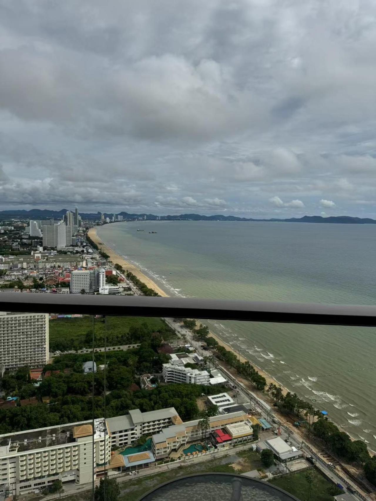 Copacabana Beach Jomtien 科帕卡巴纳海乔木提安海滩毗邻乔木提安夜市 외부 사진